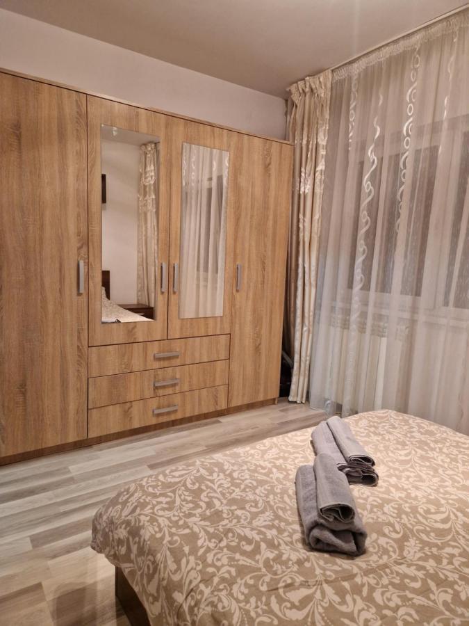 City Center Apartment Bucarest Esterno foto