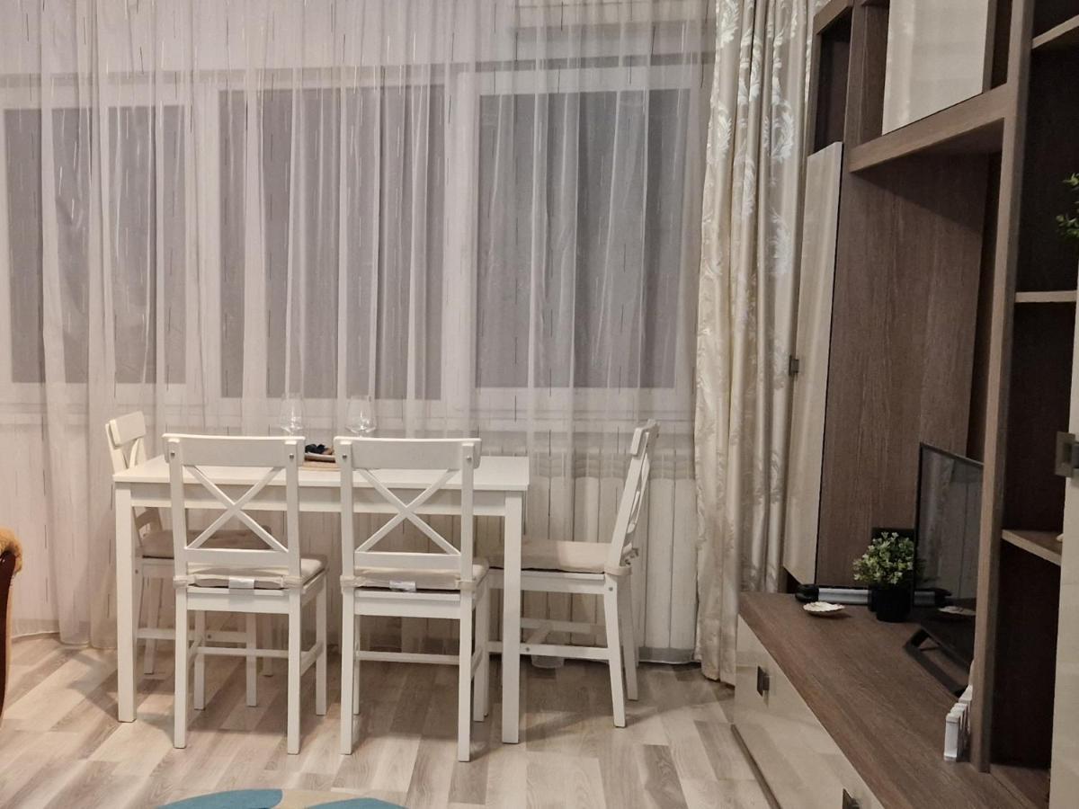 City Center Apartment Bucarest Esterno foto